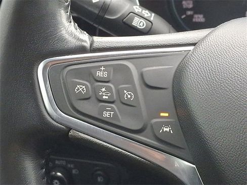 Used 2020 Chevrolet Equinox LT image 16