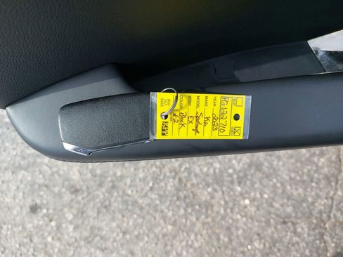 Used 2023 Kia Sportage EX image 36