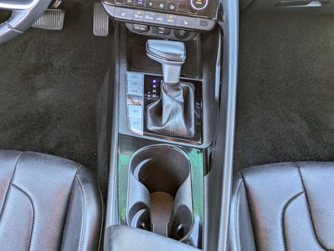 Certified 2024 Hyundai Elantra Limited image 18