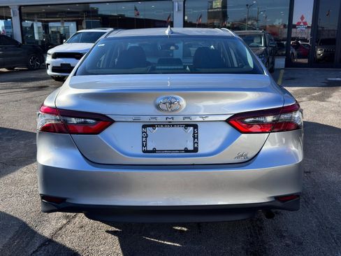 Used 2022 Toyota Camry LE image 5