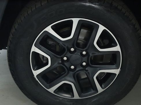 Used 2018 Jeep Compass Trailhawk w/ Cold Weather Group image 36