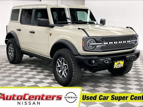 Used 2025 Ford Bronco Badlands image 1