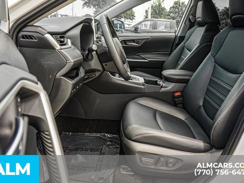 Used 2025 Toyota RAV4 XLE Premium w/ Weather Package AWD/4WD image 21
