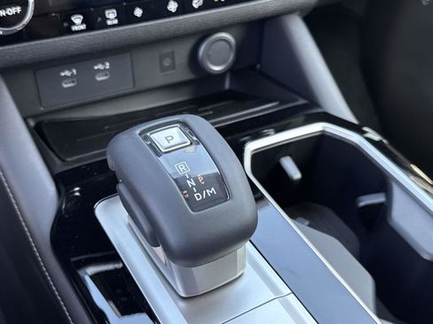 New 2025 Mitsubishi Outlander SE image 27