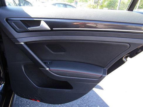 Used 2017 Volkswagen GTI SE image 65