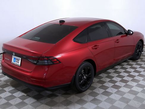 Certified 2025 Honda Accord SE image 7
