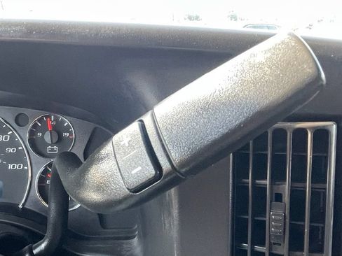 Used 2017 Chevrolet Express 2500 Extended RWD image 20