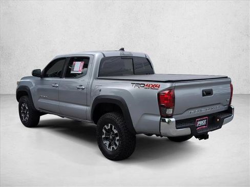 Used 2019 Toyota Tacoma TRD Off-Road AWD/4WD image 7