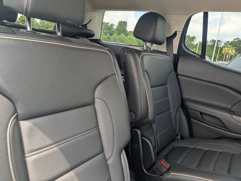 Used 2023 GMC Acadia Denali w/ Denali Technology Package FWD image 32