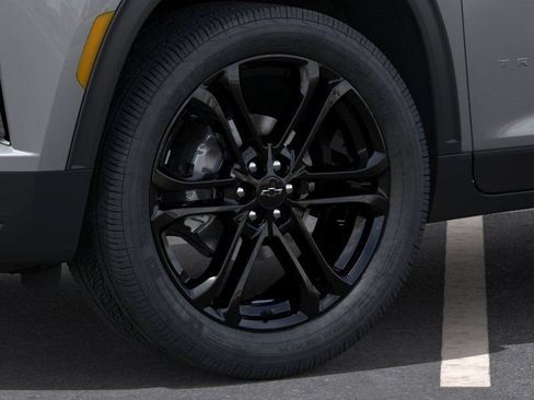 New 2026 Chevrolet Traverse LT w/ Driver Confidence Package AWD/4WD image 9