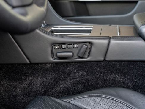 Used 2009 Aston Martin DB9 Volante image 24