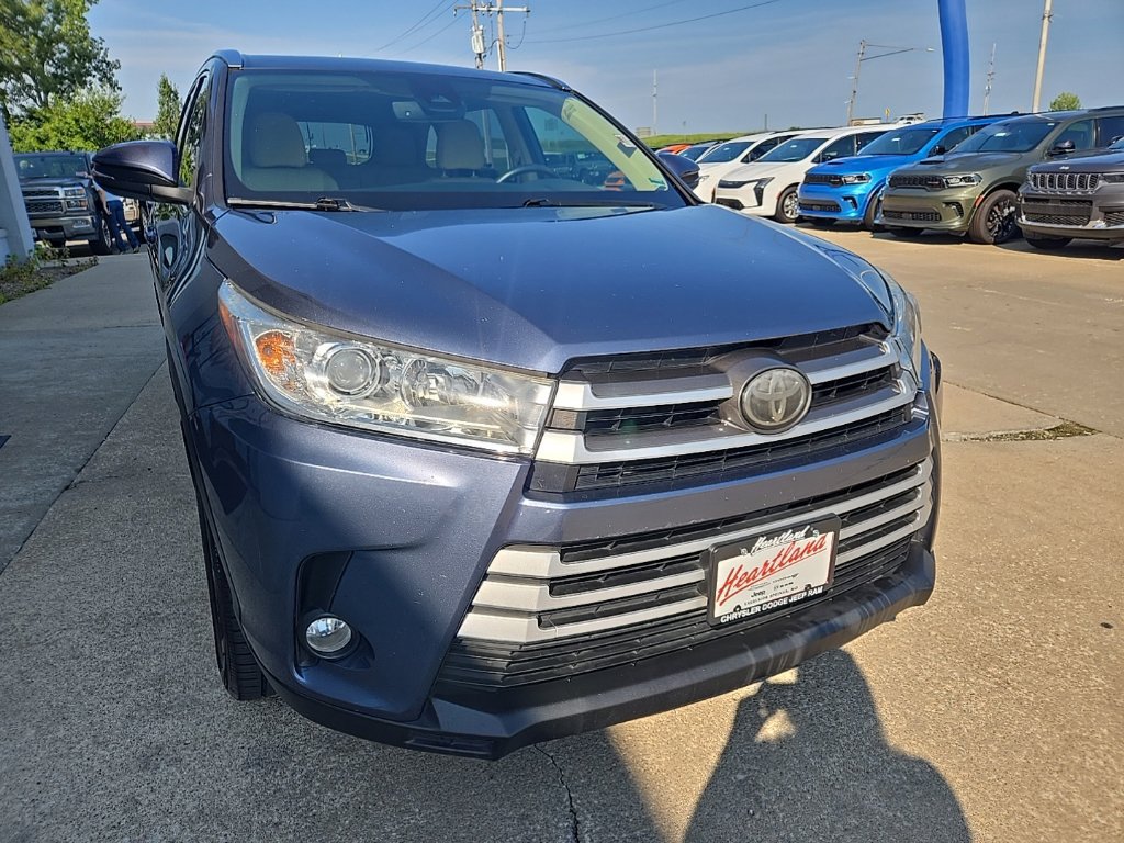 Used 2019 Toyota Highlander XLE FWD image 15