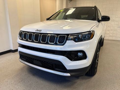 Used 2024 Jeep Compass Limited AWD/4WD image 12