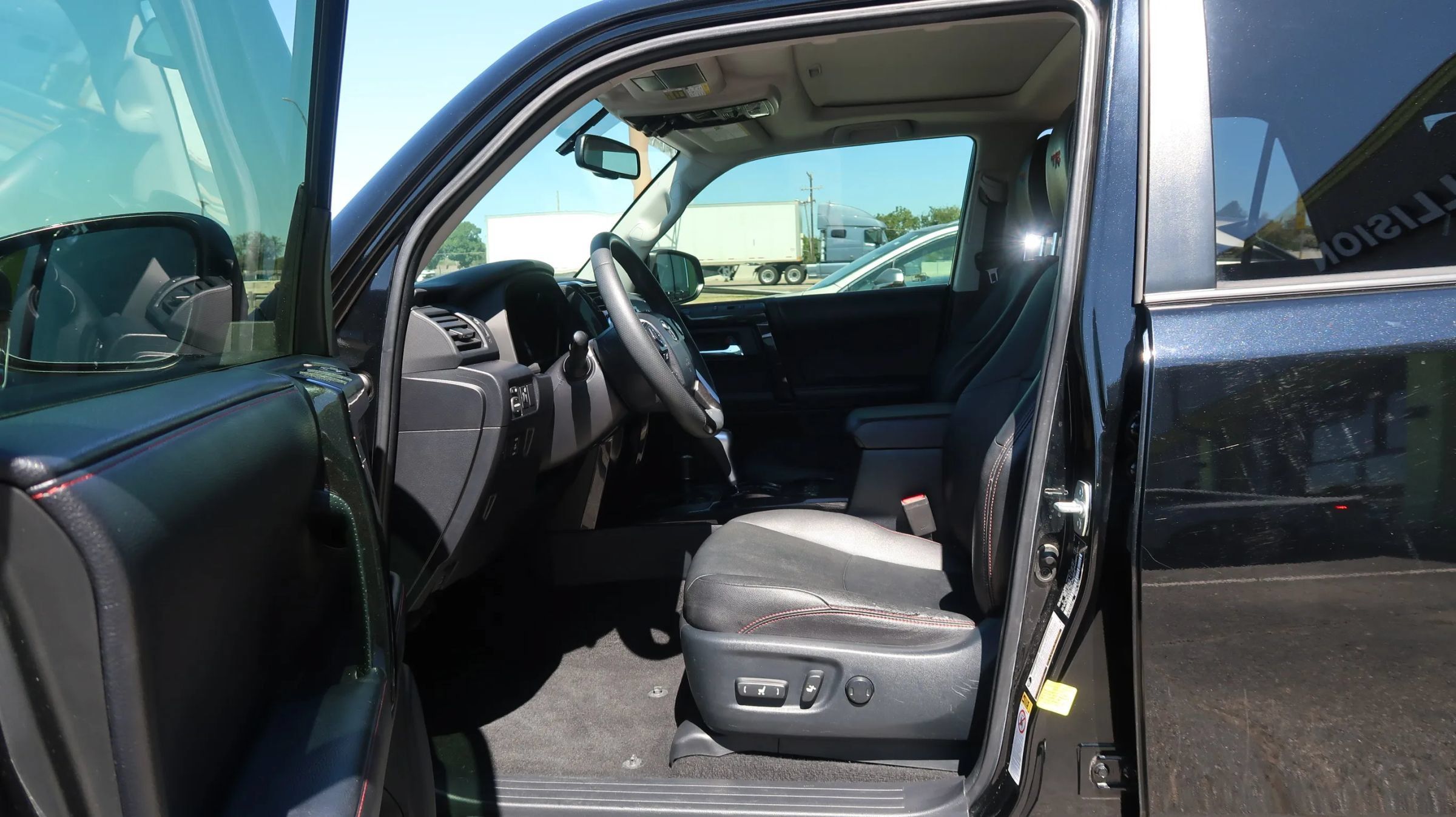 Used 2019 Toyota 4Runner TRD Off-Road Premium AWD/4WD image 16