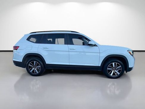 Used 2023 Volkswagen Atlas SE FWD image 2