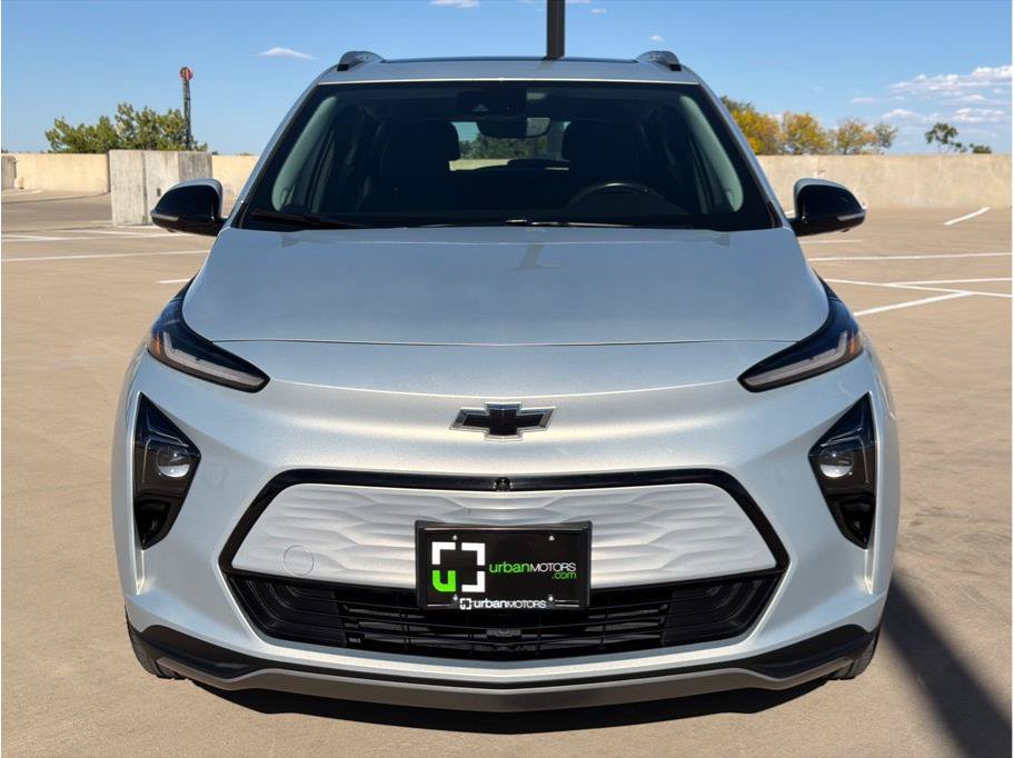 Used 2022 Chevrolet Bolt EUV Premier w/ Sun & Sound Package FWD image 2