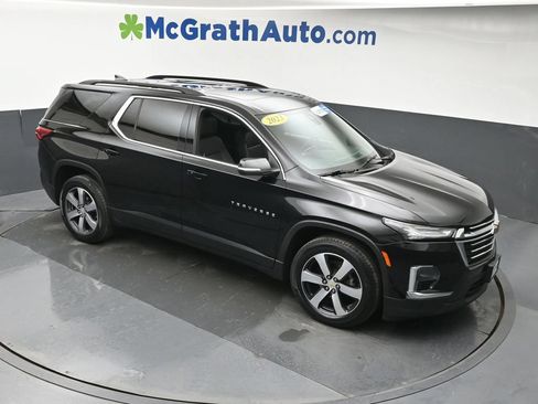 Used 2023 Chevrolet Traverse LT w/ LT Premium Package AWD/4WD image 3