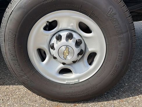 New 2025 Chevrolet Express 2500 image 10