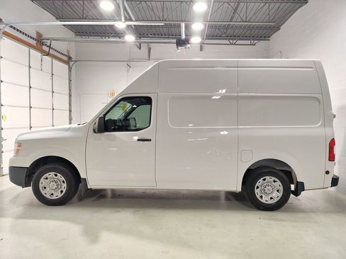 Used 2021 Nissan NV 2500 SV image 19