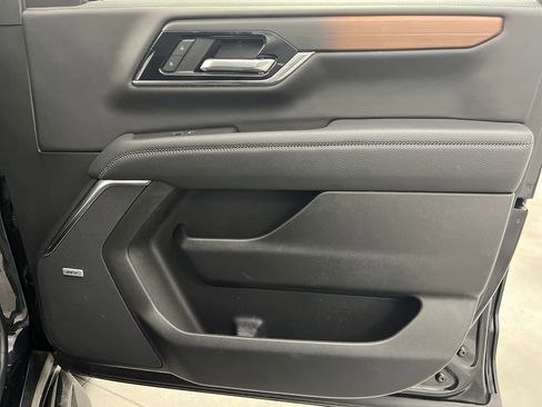 Used 2025 GMC Yukon Denali image 26