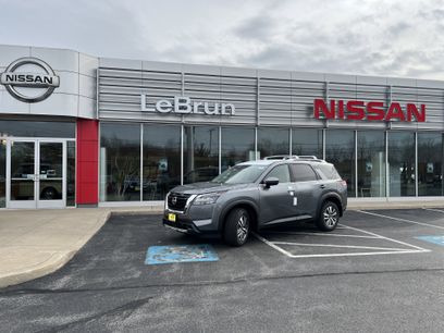 New 2025 Nissan Pathfinder SL