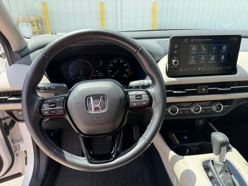 Used 2024 Honda HR-V EX-L image 15