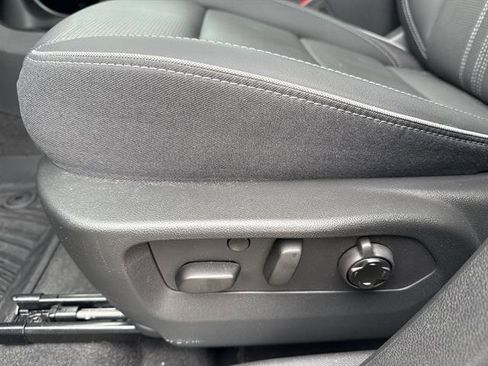 Used 2025 Buick Envision Avenir AWD/4WD image 42