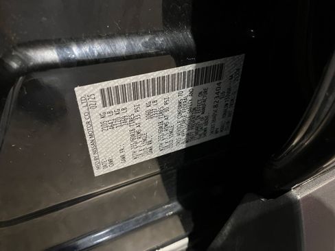 Used 2025 Nissan Rogue SV FWD image 30