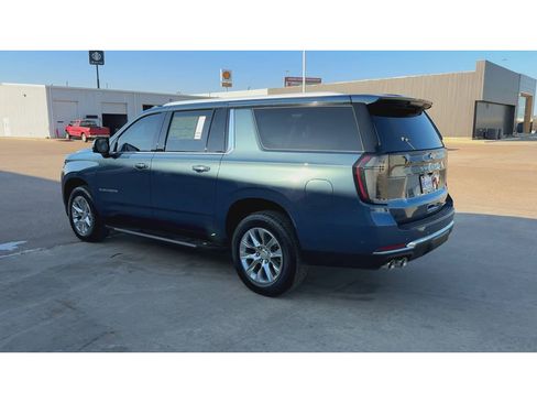 New 2026 Chevrolet Suburban Premier image 6