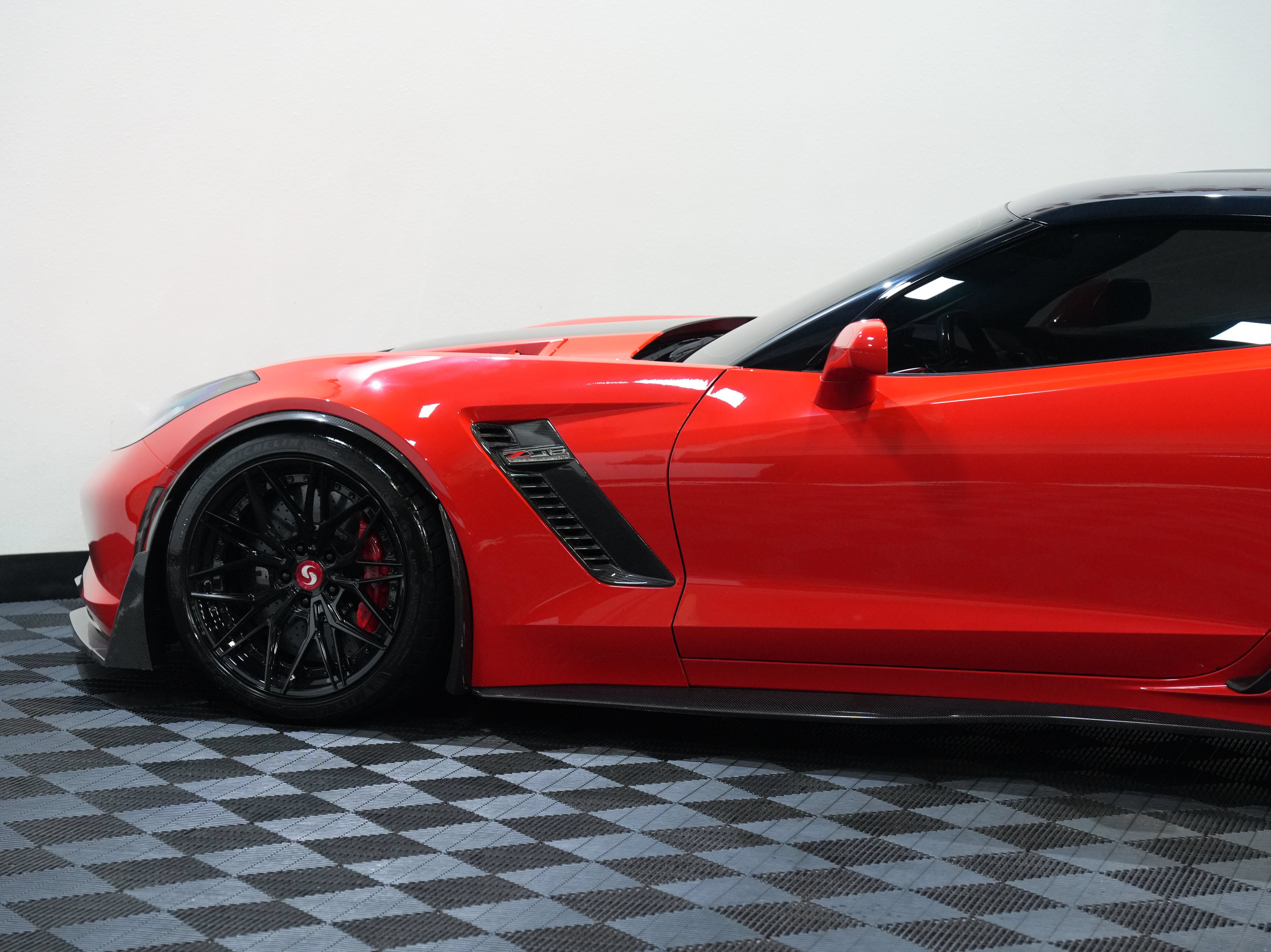 Used 2015 Chevrolet Corvette Z06 w/ 3LZ Preferred Equipment Group RWD image 20