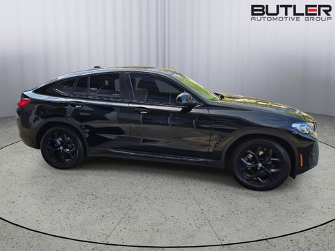 Used 2022 BMW X4 xDrive30i w/ Premium Package 2 AWD/4WD image 3