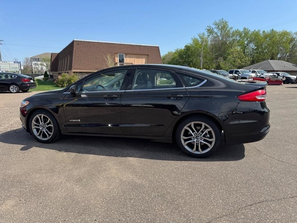 Used 2017 Ford Fusion SE w/ Equipment Group 601A FWD image 11
