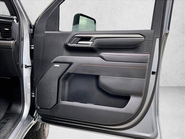 Used 2025 GMC Sierra 2500 AT4 w/ AT4 Premium Plus Package AWD/4WD image 19