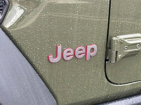 Used 2023 Jeep Gladiator Rubicon w/ Trailer Tow Package image 11