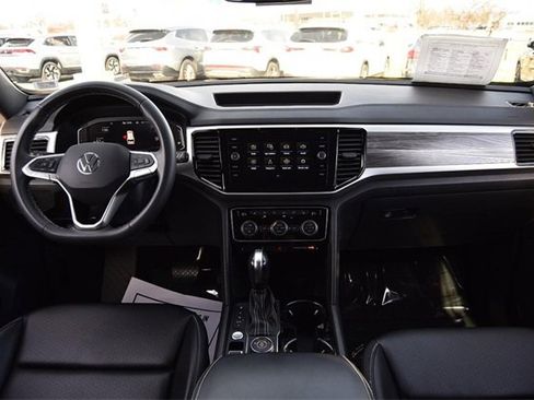 Used 2023 Volkswagen Atlas Cross Sport SE image 7