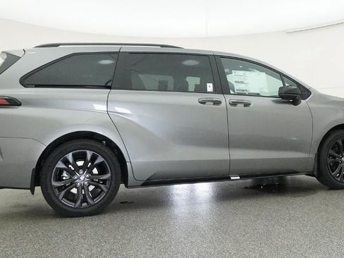 New 2026 Toyota Sienna XSE FWD image 26