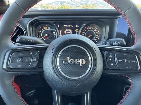 Certified 2024 Jeep Wrangler Unlimited Rubicon image 24