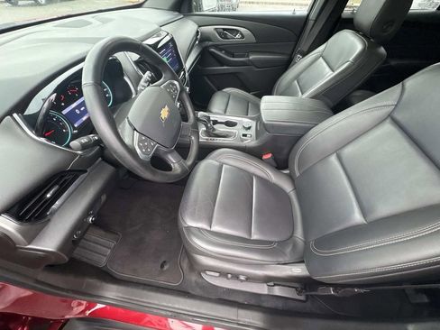 Used 2023 Chevrolet Traverse LT image 23