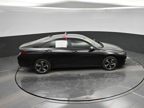 Certified 2023 Hyundai Elantra SEL w/ Convenience Package FWD image 31