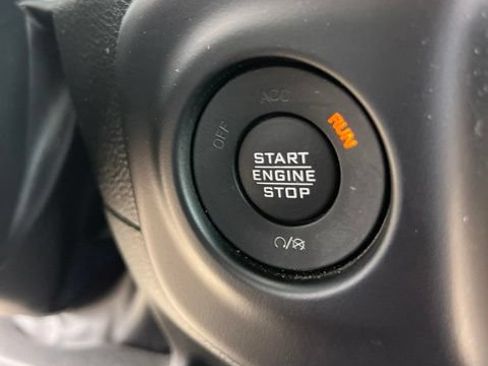 Used 2022 Jeep Gladiator Sport AWD/4WD image 19