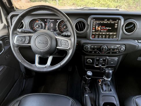 Used 2023 Jeep Wrangler Sahara w/ LED Lighting Group AWD/4WD image 8