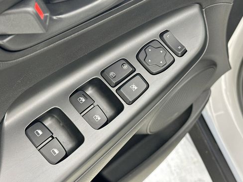 Used 2023 Hyundai Kona SEL image 17