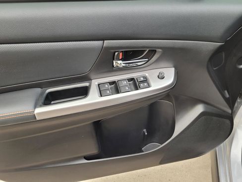 Used 2017 Subaru Crosstrek 2.0i Limited w/ Popular Package #2 image 4