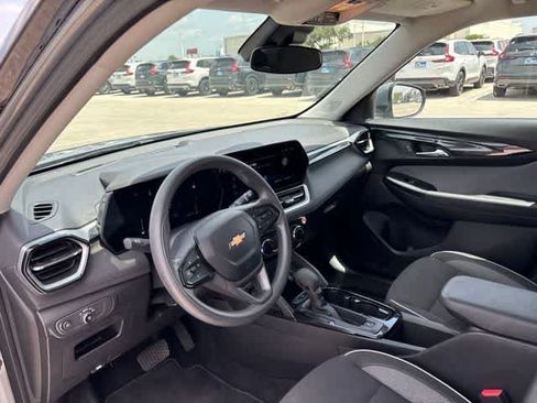 Used 2024 Chevrolet TrailBlazer LT FWD image 5