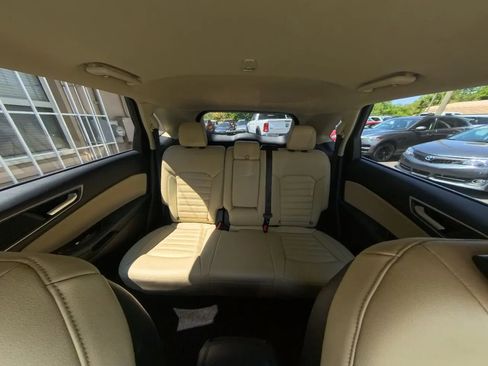 Used 2020 Ford Edge SEL image 28