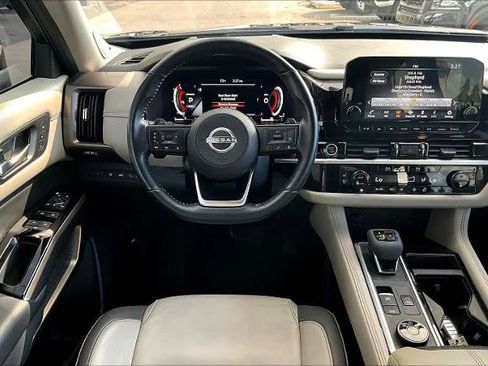 Certified 2022 Nissan Pathfinder Platinum w/ Lighting Package (N93) image 5