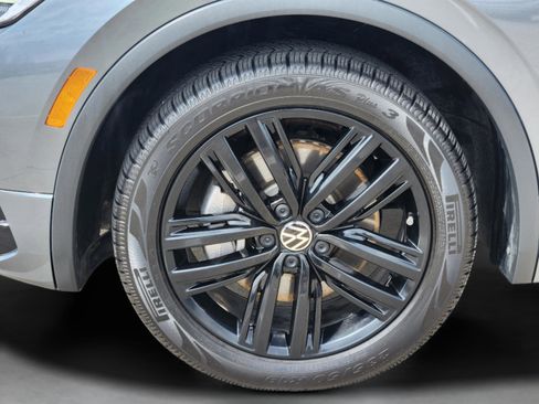 Used 2022 Volkswagen Tiguan SE R-Line image 38