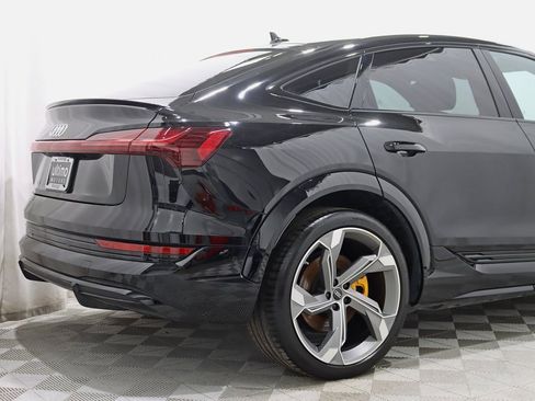 Used 2022 Audi e-tron S Prestige w/ Prestige Package image 9