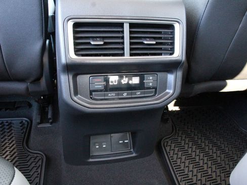 New 2026 Volkswagen Atlas Peak Edition AWD/4WD image 26