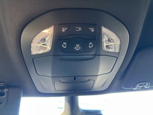 New 2026 Chrysler Pacifica Select image 32